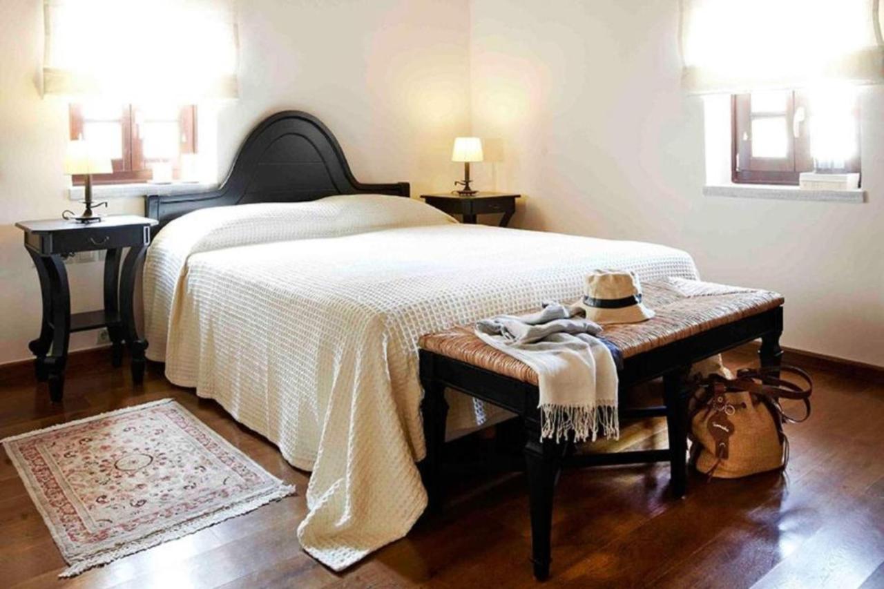 Petritis Guesthouse ออยติลอน ภายนอก รูปภาพ