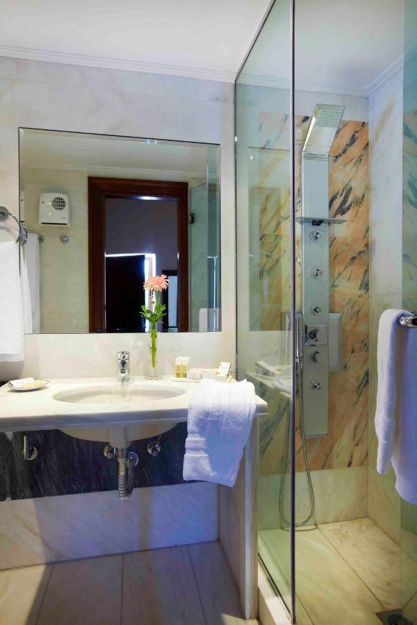 Petritis Guesthouse ออยติลอน ภายนอก รูปภาพ